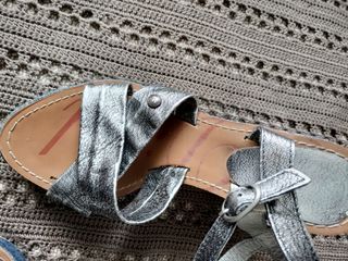 Sandalias Diesel plateadas y marrones