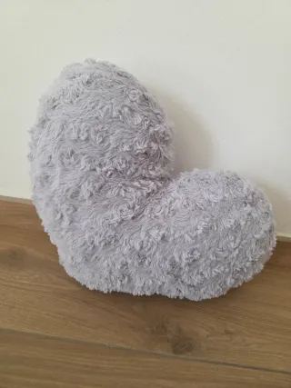 Cuscino a forma di cuore morbido grigio