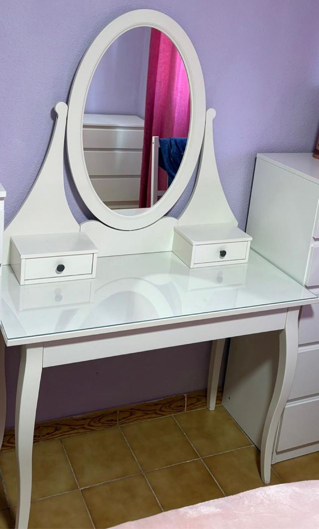 Tavolo da toeletta IKEA Hemnes con specchio e vetro