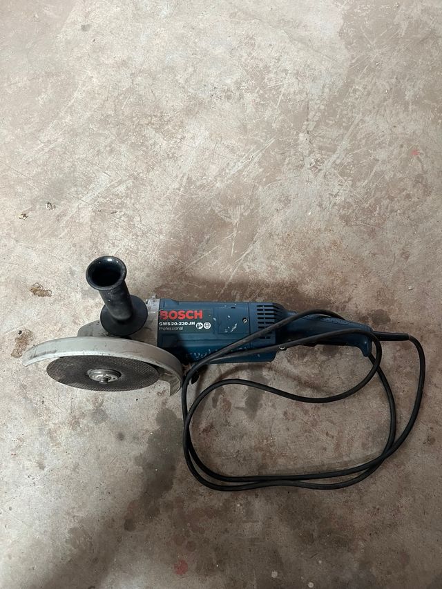 Radial Bosch GWS 22-230 JH