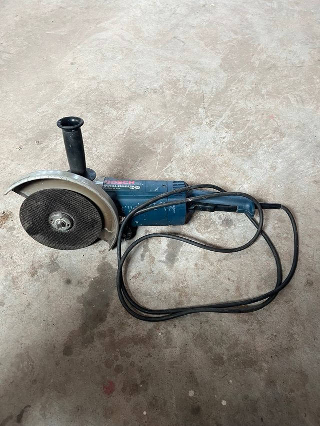 Radial Bosch GWS 22-230 JH