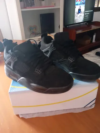 Zapatillas tipo Jordan Negras sin logo