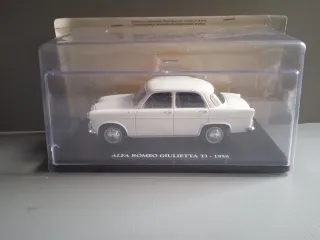 Coche Alfa Romeo Giulietta Ti 1:24