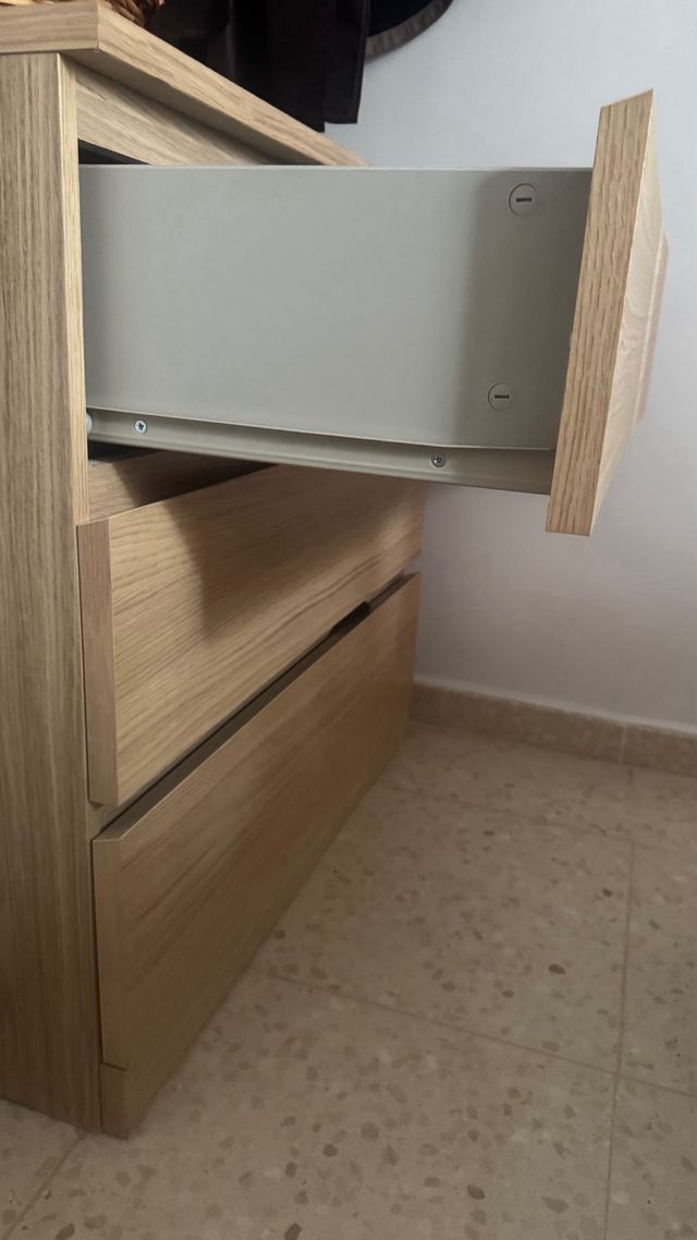 Cómoda de 3 cajones de madera