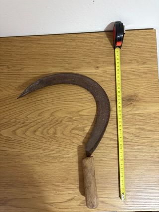 Antica falce messoria o falcetto da collezione