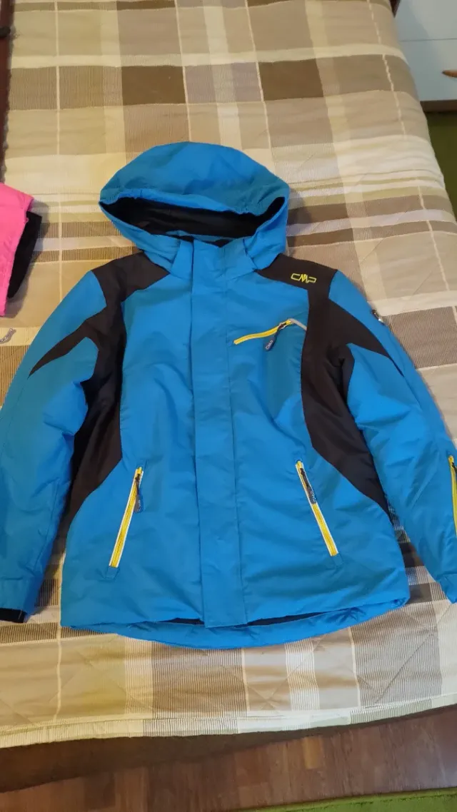 Giacca sci binbo CMP blu e nera. Altezza 140cm