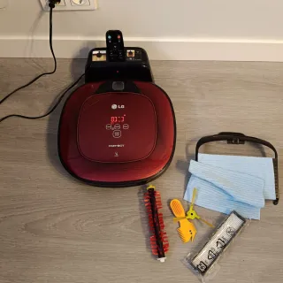 Aspirapolvere LG Hom-Bot rosso