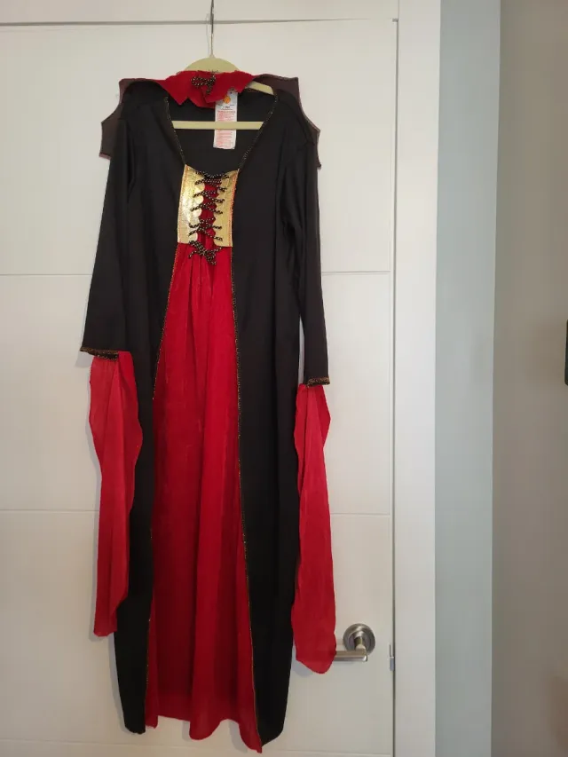 Disfraz Vampiresa Gótica Rojo y Negro