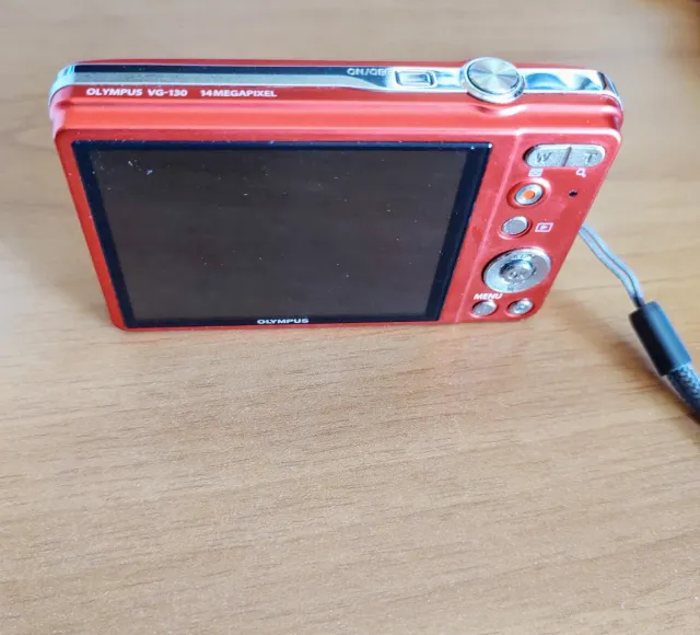 Olympus VG-130 Fotocamera Digitale Rossa