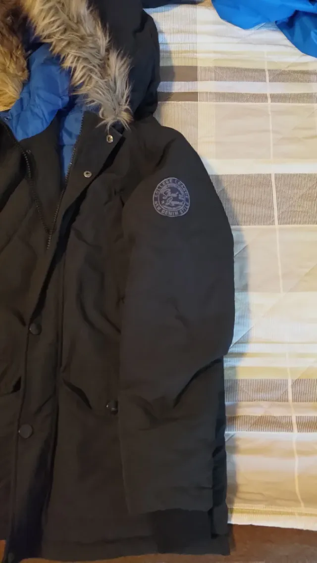 Giacca invernale con cappuccio 11-12 anni