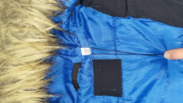 Giacca invernale con cappuccio 11-12 anni