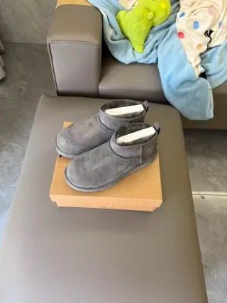 Botas UGG Classic Ultra Mini Grises Talla 38