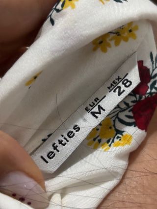 Camisa blanca floral