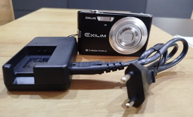 Cámara Digital Casio EXILIM Negra