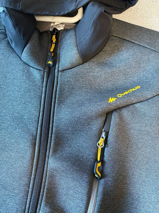 Chaqueta técnica senderismo Quechua