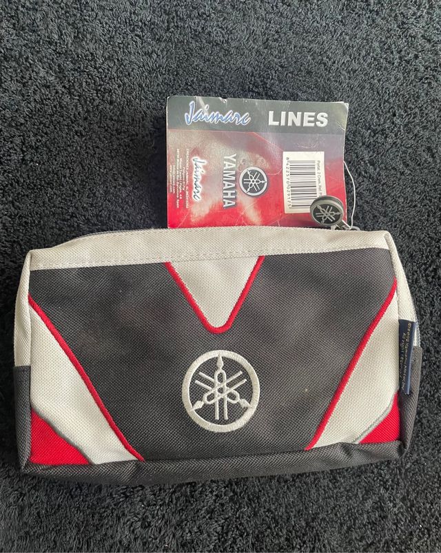 ESTUCHE YAMAHA PARA HERRAMIENTAS O DOCUMENTACIÓN.