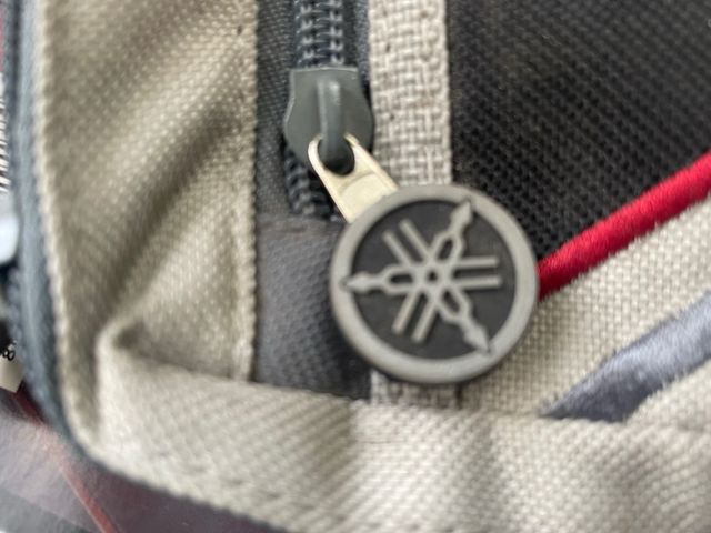 ESTUCHE YAMAHA PARA HERRAMIENTAS O DOCUMENTACIÓN.