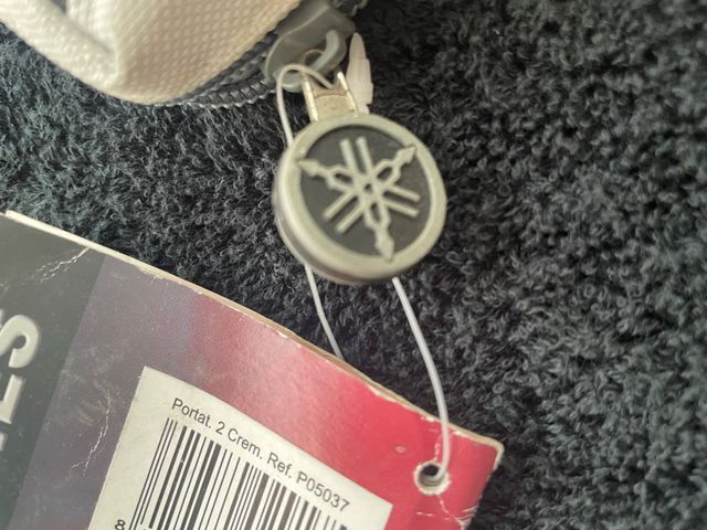 ESTUCHE YAMAHA PARA HERRAMIENTAS O DOCUMENTACIÓN.