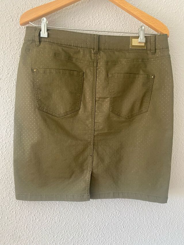 Falda vaquera verde con topos