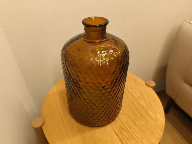 Jarrón de cristal ámbar texturizado