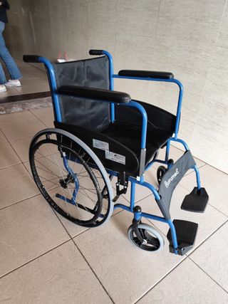 Silla de ruedas de acero en muy buen estado