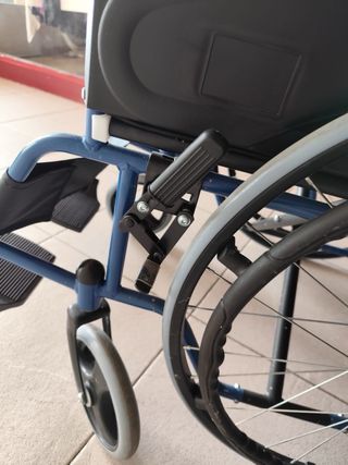 Silla de ruedas de acero en muy buen estado