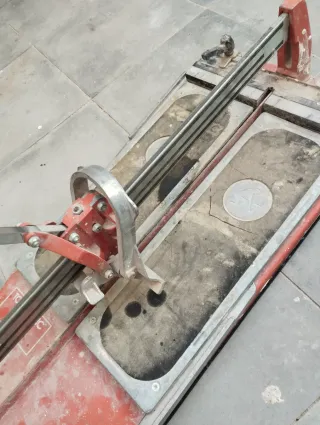 Cortadora de azulejos TOMECA