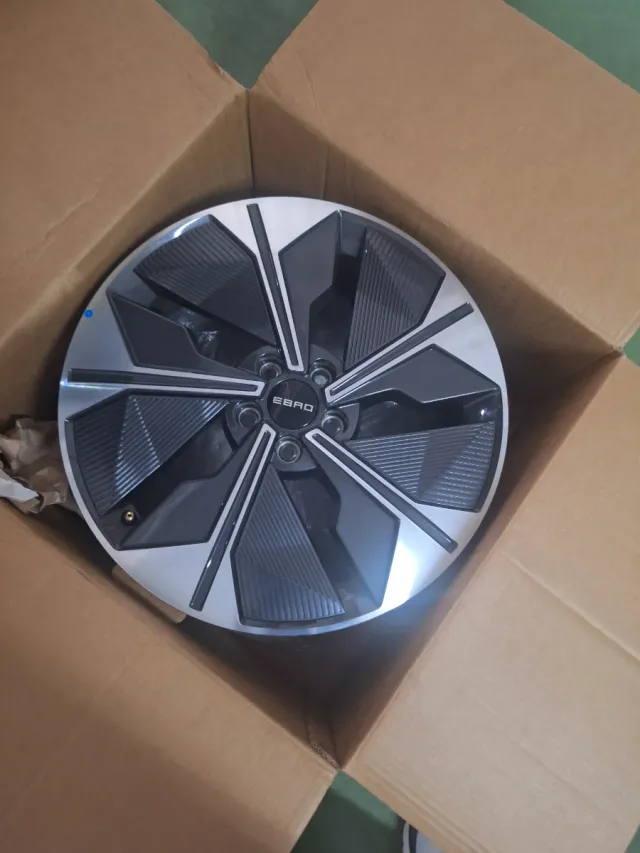 Llantas 19" van sobre un neumatico de
225/55