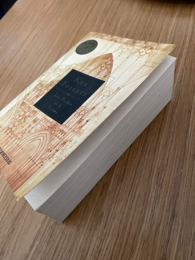 libro “pilares de la tierra” Ken Follett