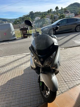 Suzuki Burgman 125 - 2014 el precio es negociable