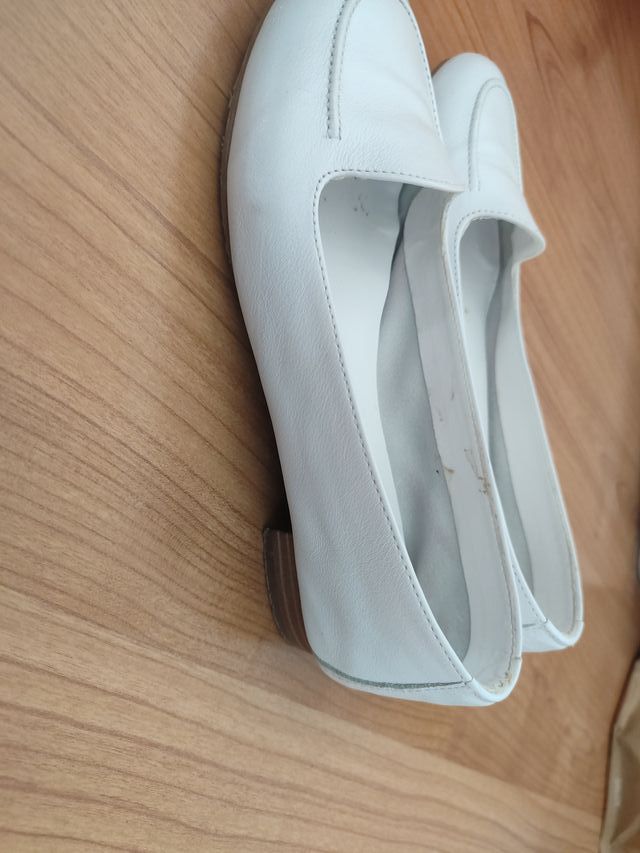 Zapatos de señora blancos, piel 