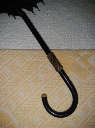 ANTIGUA SOMBRILLA O PARAGUAS DE MUJER AÑOS 40