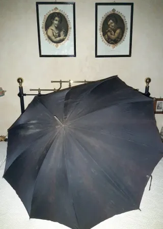 ANTIGUA SOMBRILLA O PARAGUAS DE MUJER AÑOS 40