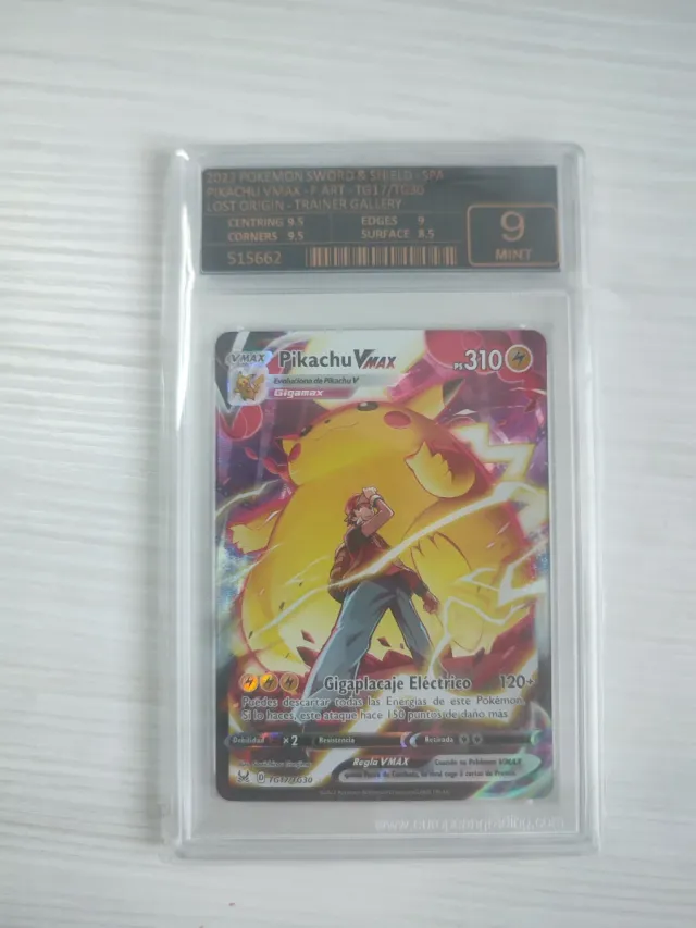 Carta Pokémon Pikachu VMAX 310HP TG17/TG30