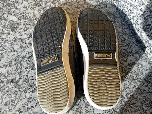 Zapatos Puma Negros y Blancos