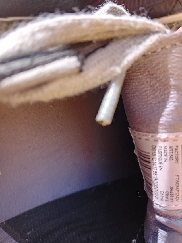 Zapatos Puma Negros y Blancos