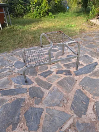 Escalón metálico para caravana