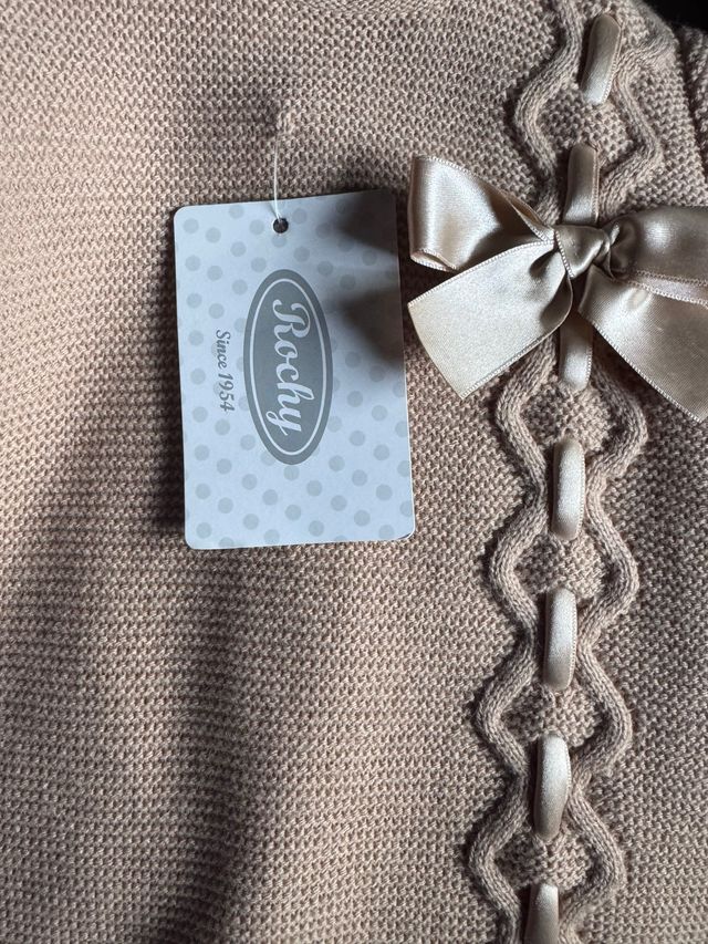 Pelele beige con lazo