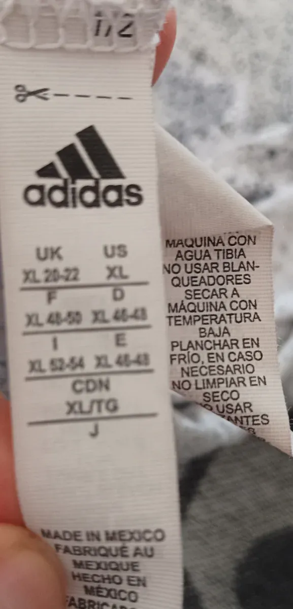 Camiseta Adidas Estampada