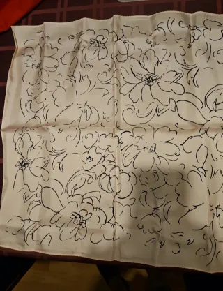 Pañuelo de seda Eterna estampado