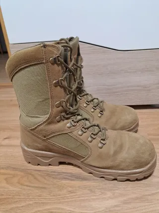 Botas militares.