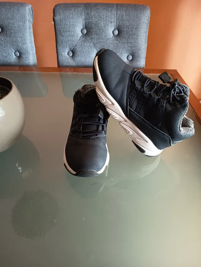 Calzado de nieve y agua azul marino