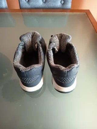 Calzado de nieve y agua azul marino