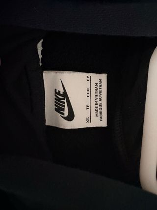 Sudadera Nike corta con capucha y cordones