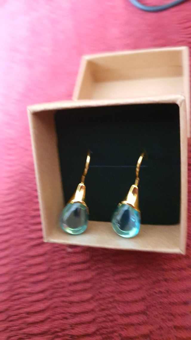Pendientes de cristal azul y dorado