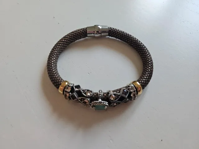 Pulsera de plata con piedra verde