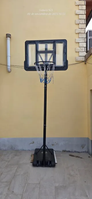Canasta de baloncesto ajustable