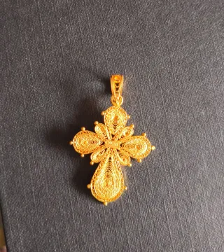Cruz bizantina oro 21k artesanal