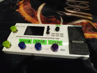 Pedaleira Mooer GE250