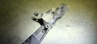 Traviesa Delantera Seat León 1m